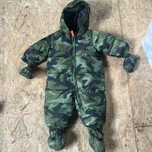Gap snow suit